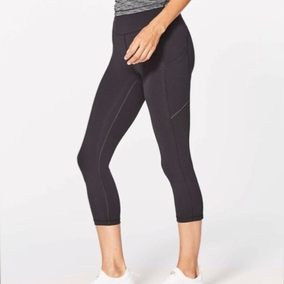 LuLuLemon Athletica Women's Black Speed Up Crop Yoga Workout Gym Leggings 4 - Picture 1 of 12